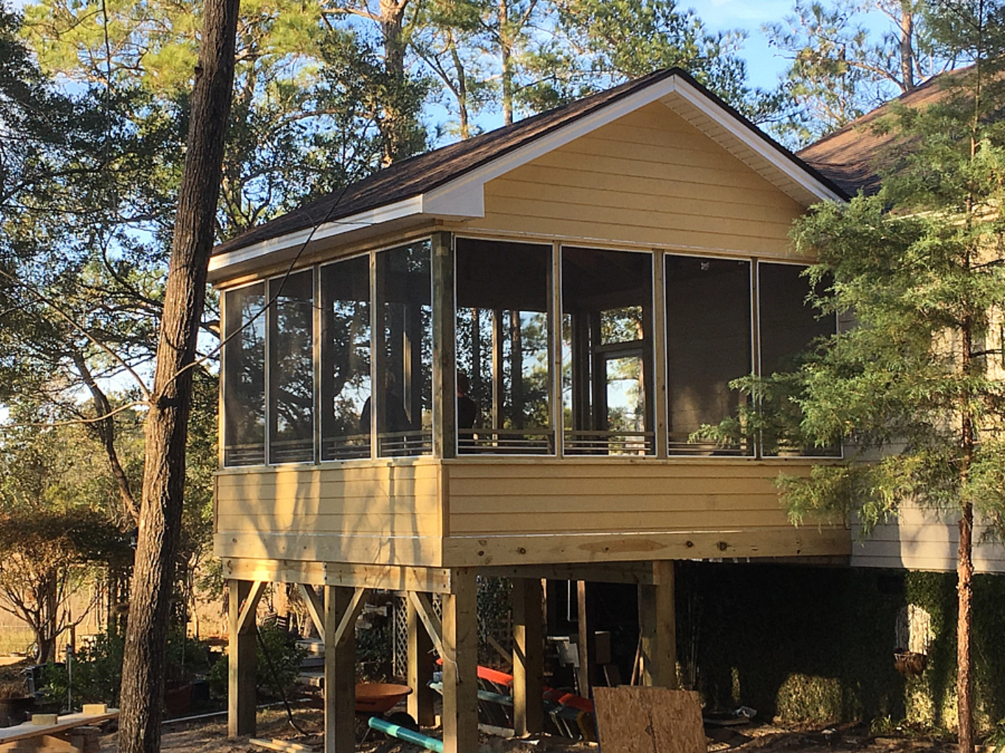 Modern screened porch design