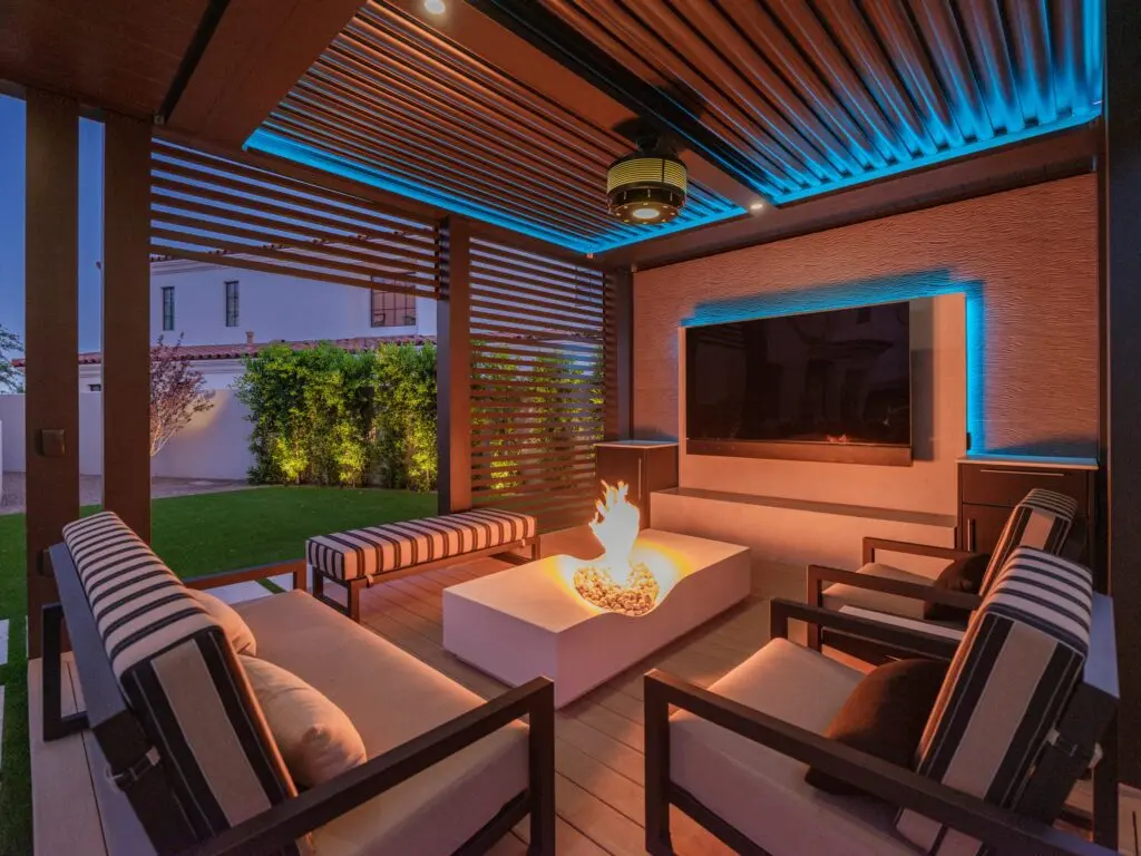 Stock Fixed Louvered Privacy Wall Struxure Cabana