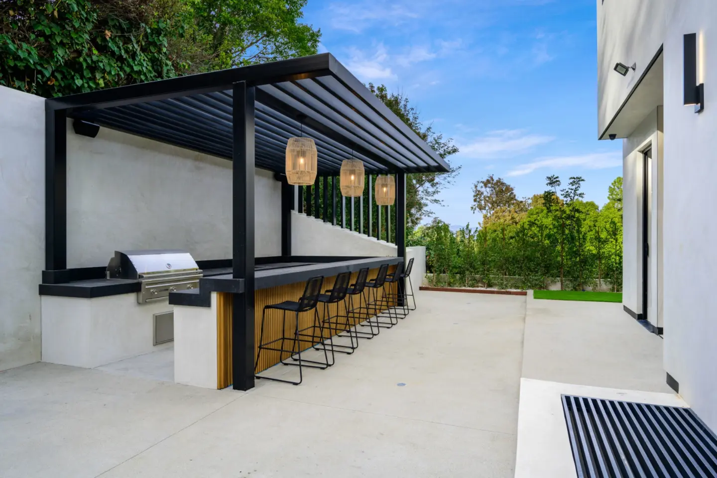 Stock Scenic view of a patio with an outdoor kitchen