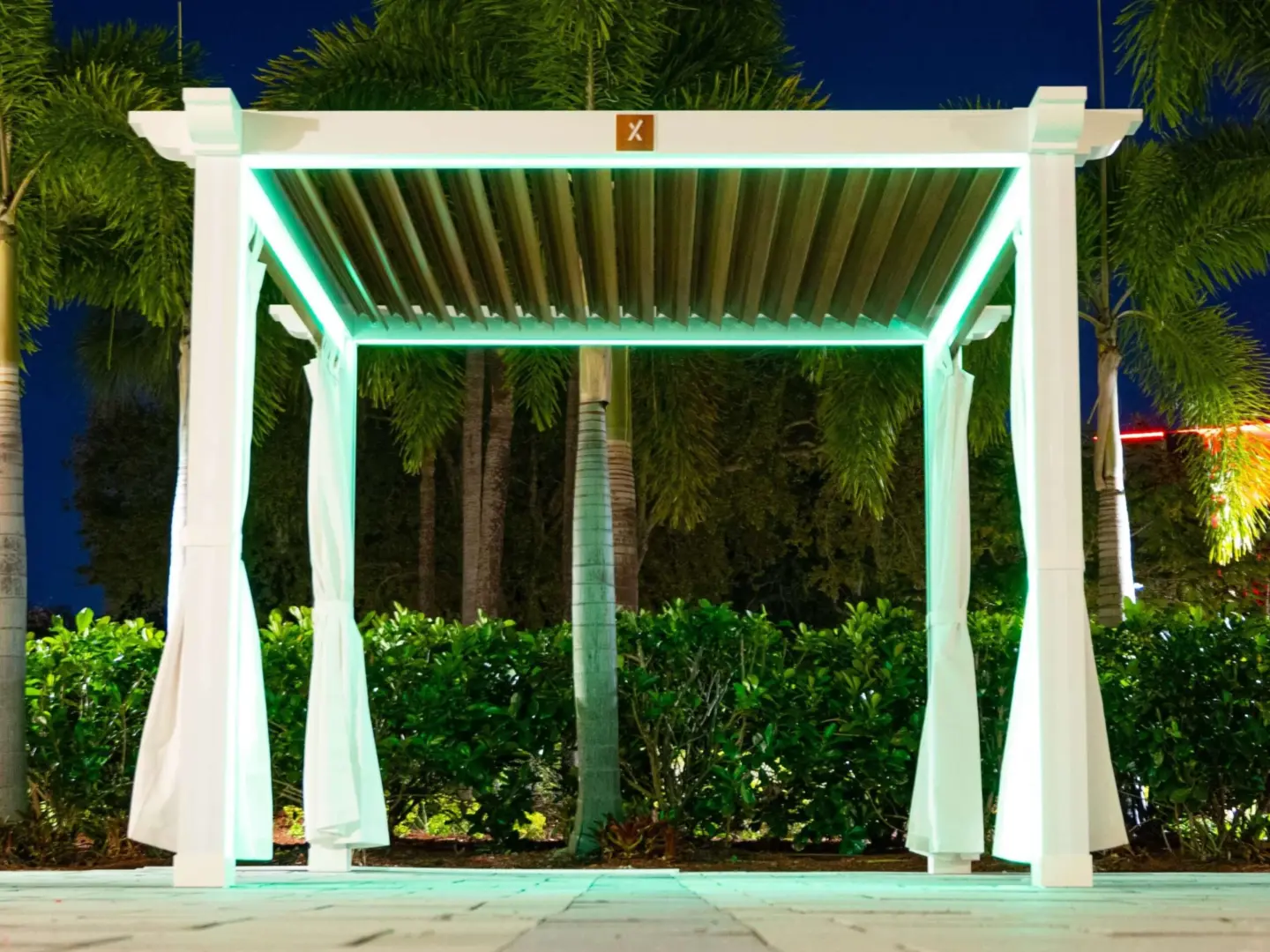 Stock Struxure CabanaX STRX