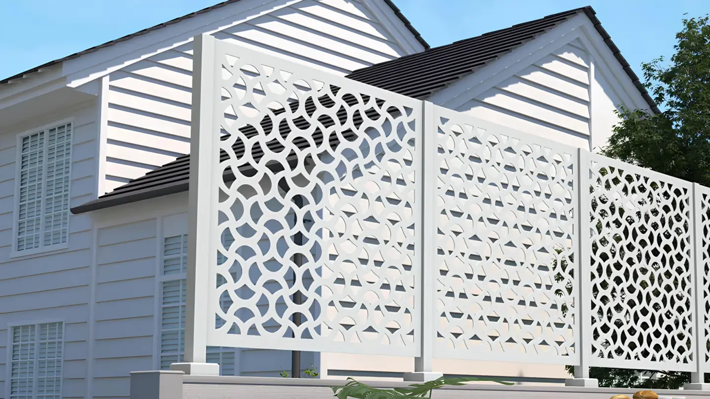 Stock Trex Privacy Wall Mount Close Up Seashell White